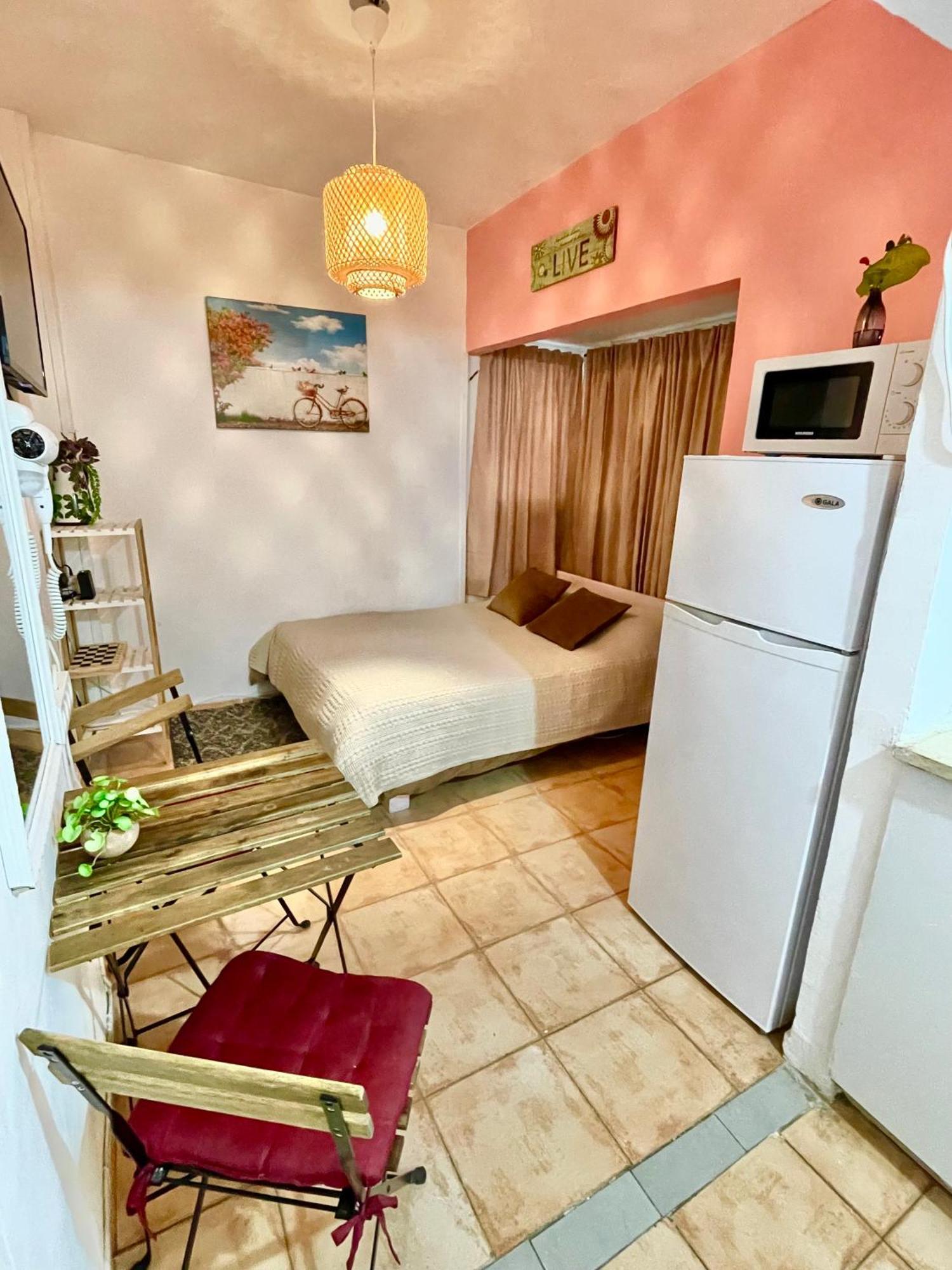 Dotan'S Boutique Apartments - By The Beach! Tel Aviv Esterno foto